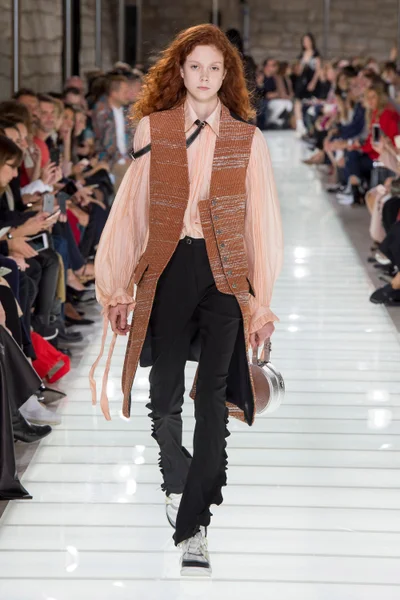 Look 38